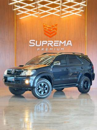 TOYOTA HILUX SW4 3.0 SRV 4X4 16V TURBO INTERCOOLER DIESEL 4P AUTOMÁTICO TOYOTA HILUX SW4 3.0 SRV 4X4 16V TURBO INTERCOOLER DIESEL 4P AUTOMÁTICO